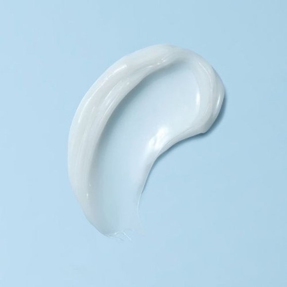 GLAMOUR SHOT - Picture 3 of 3